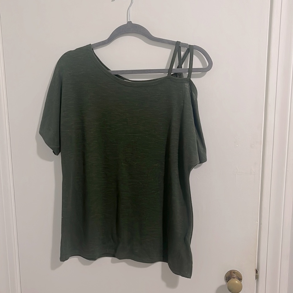 Green top, large